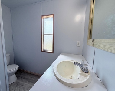 116 Guadalupe St - Photo Thumbnail 17