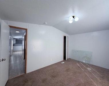 116 Guadalupe St - Photo Thumbnail 13