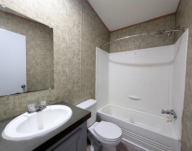 116 Guadalupe St - Photo Thumbnail 10