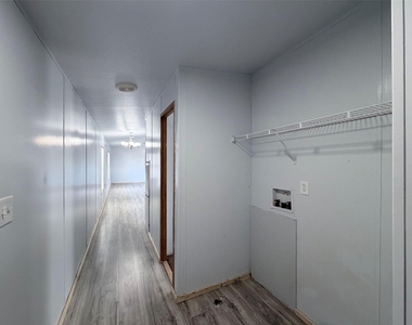 116 Guadalupe St - Photo Thumbnail 11