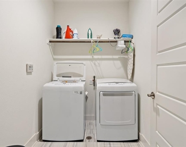 2211 Robert Browning St - Photo Thumbnail 19