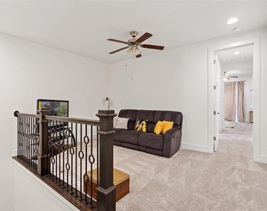 2211 Robert Browning St - Photo Thumbnail 15