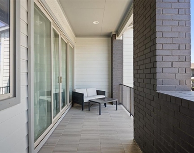 2211 Robert Browning St - Photo Thumbnail 20