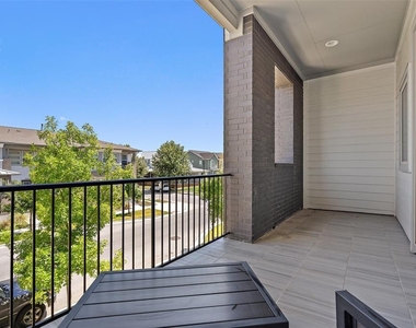 2211 Robert Browning St - Photo Thumbnail 22