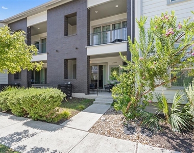 2211 Robert Browning St - Photo Thumbnail 2
