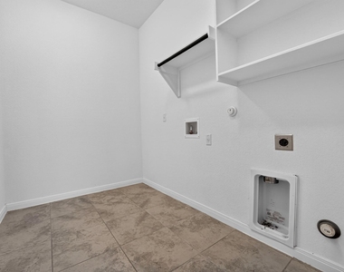 516 Panzano Dr - Photo Thumbnail 5