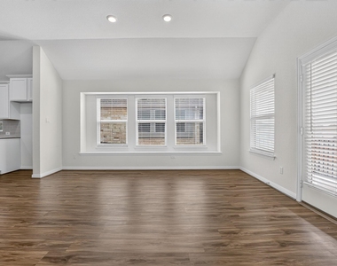 516 Panzano Dr - Photo Thumbnail 9