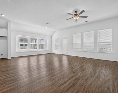 516 Panzano Dr - Photo Thumbnail 2