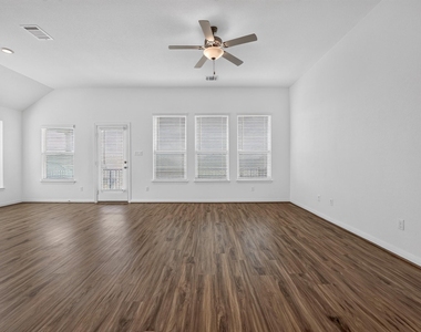 516 Panzano Dr - Photo Thumbnail 3
