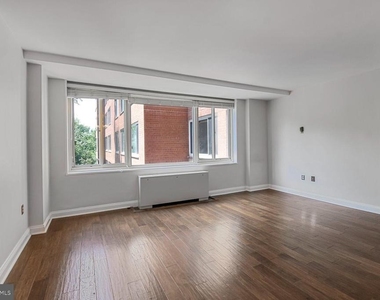 4000 Tunlaw Road Nw - Photo Thumbnail 3