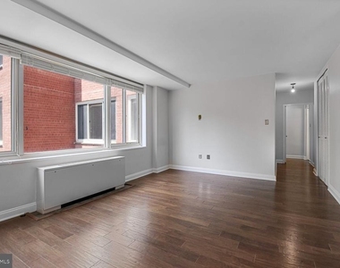 4000 Tunlaw Road Nw - Photo Thumbnail 1