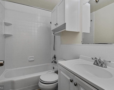 4000 Tunlaw Road Nw - Photo Thumbnail 9