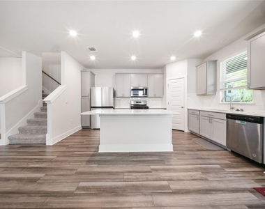 7507 Harmony Shoals Bnd - Photo Thumbnail 10