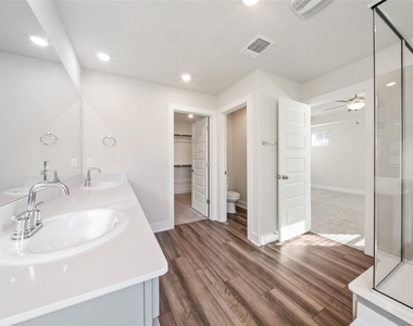 7507 Harmony Shoals Bnd - Photo Thumbnail 19