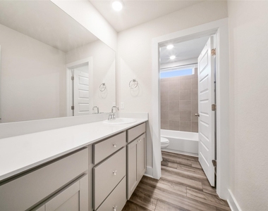 7507 Harmony Shoals Bnd - Photo Thumbnail 25