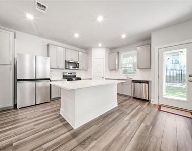 7507 Harmony Shoals Bnd - Photo Thumbnail 9