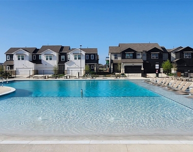 5303 Bruno St - Photo Thumbnail 32