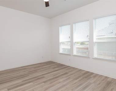 5303 Bruno St - Photo Thumbnail 16