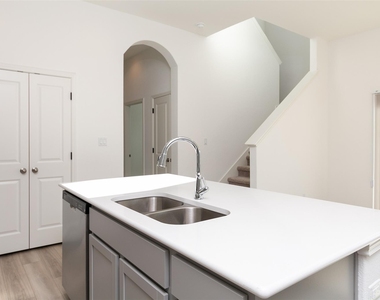 5303 Bruno St - Photo Thumbnail 12