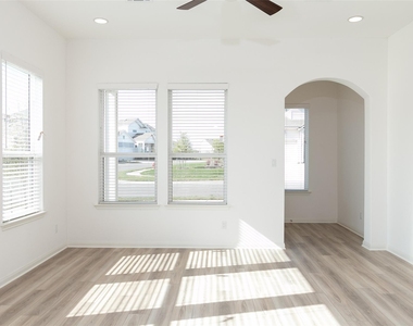 5303 Bruno St - Photo Thumbnail 7