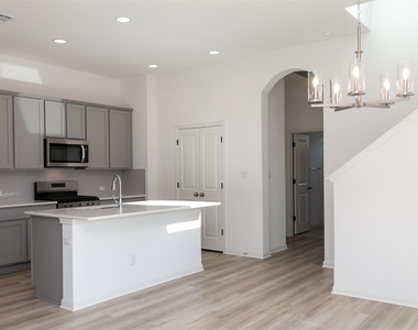 5303 Bruno St - Photo Thumbnail 6