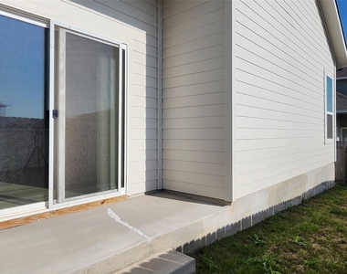 5303 Bruno St - Photo Thumbnail 27