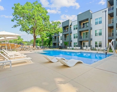 4901 Springdale Rd - Photo Thumbnail 3