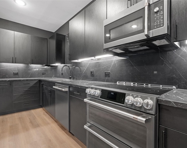 4901 Springdale Rd - Photo Thumbnail 6