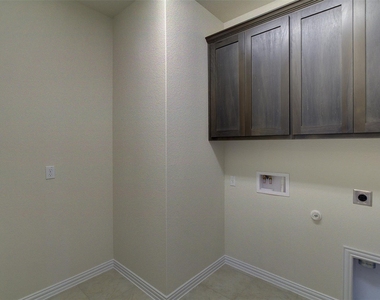 8729 Belknap Rd - Photo Thumbnail 15