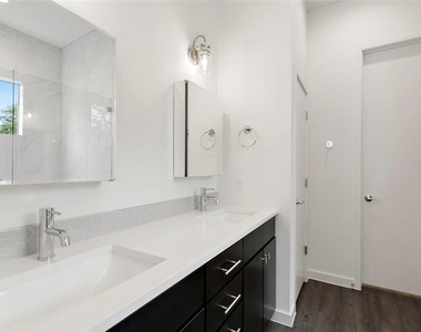 7512 Delafield Ln - Photo Thumbnail 18