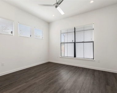 7512 Delafield Ln - Photo Thumbnail 19