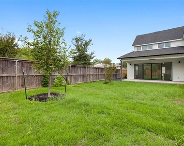 7512 Delafield Ln - Photo Thumbnail 11