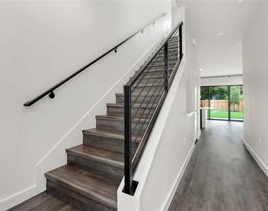 7512 Delafield Ln - Photo Thumbnail 20