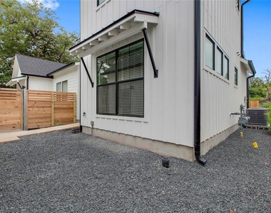 7512 Delafield Ln - Photo Thumbnail 25