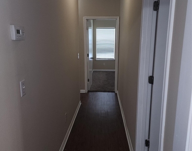 503 Gregory Ct - Photo Thumbnail 19