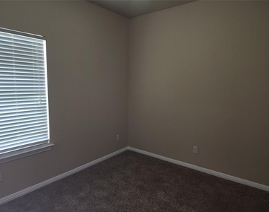 503 Gregory Ct - Photo Thumbnail 26