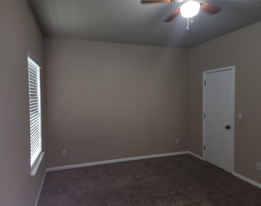 503 Gregory Ct - Photo Thumbnail 28