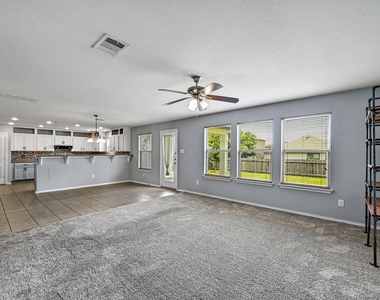 214 Briarwood Dr - Photo Thumbnail 4