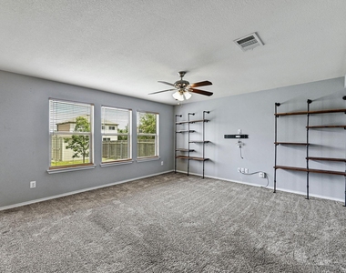 214 Briarwood Dr - Photo Thumbnail 8