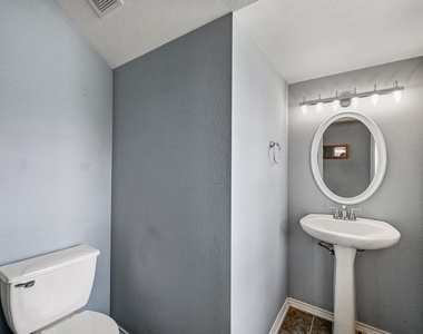 214 Briarwood Dr - Photo Thumbnail 26
