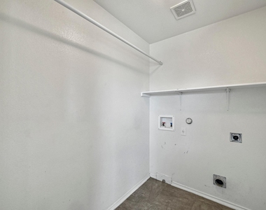 214 Briarwood Dr - Photo Thumbnail 27