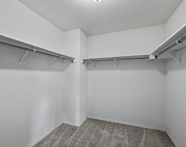 214 Briarwood Dr - Photo Thumbnail 19