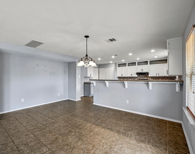 214 Briarwood Dr - Photo Thumbnail 11