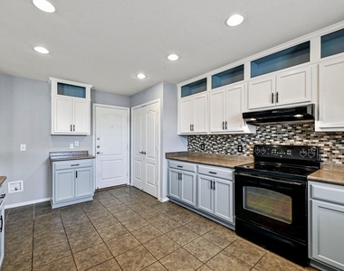 214 Briarwood Dr - Photo Thumbnail 6