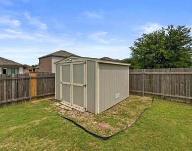 214 Briarwood Dr - Photo Thumbnail 33