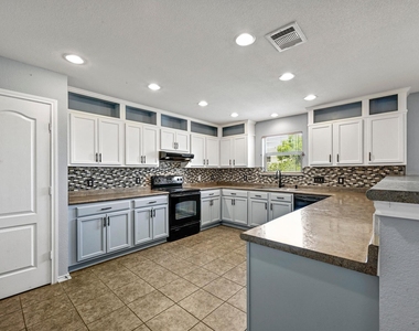 214 Briarwood Dr - Photo Thumbnail 2