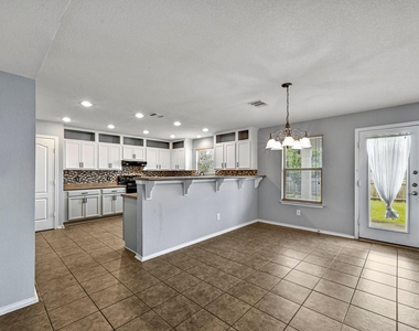 214 Briarwood Dr - Photo Thumbnail 10
