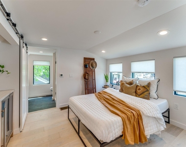 1901 Hamilton Ave - Photo Thumbnail 9