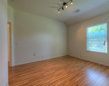 1632 Belvedere Pl - Photo Thumbnail 15