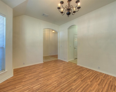 1632 Belvedere Pl - Photo Thumbnail 4